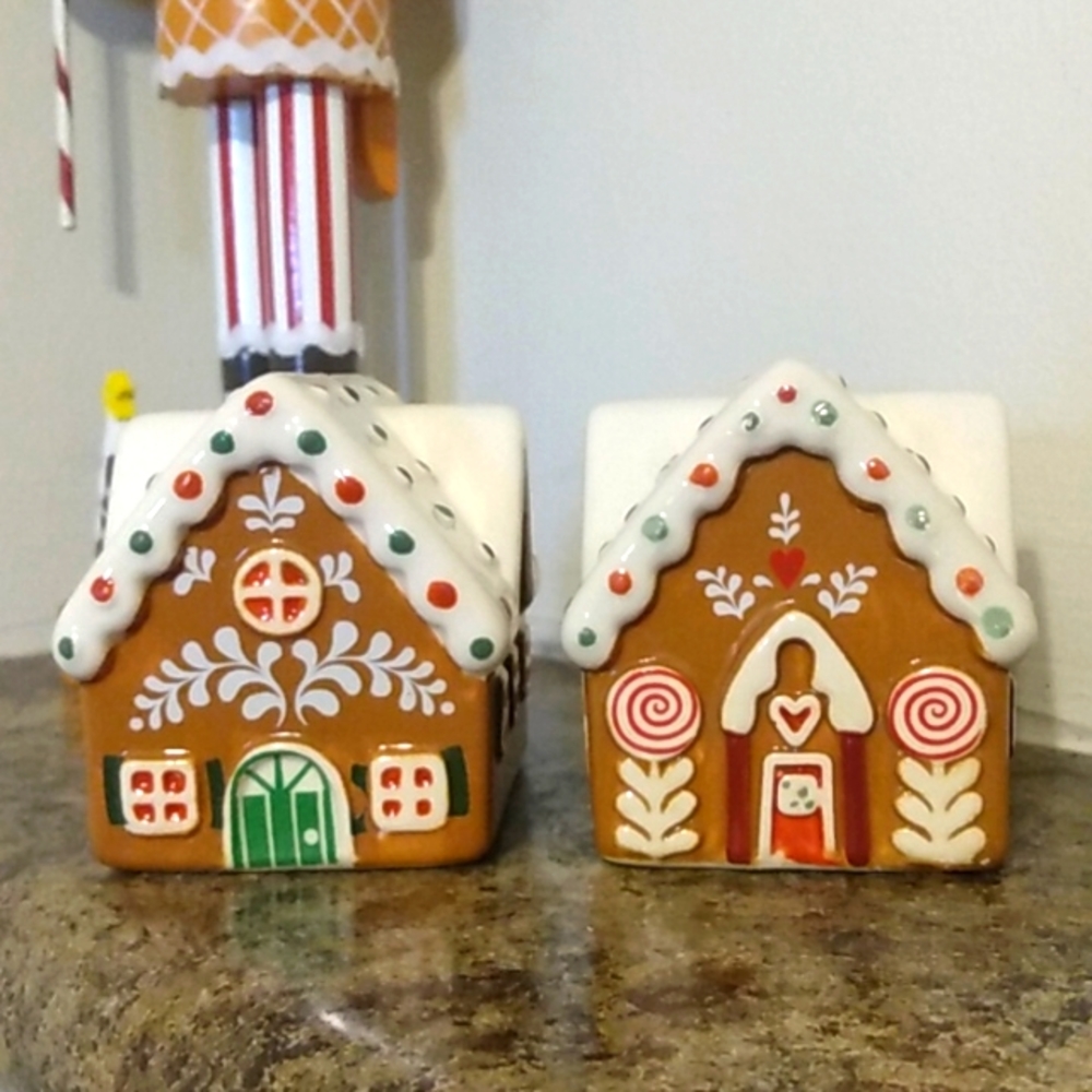 Gingerbread Ceramic Salt and Pepper Shakers